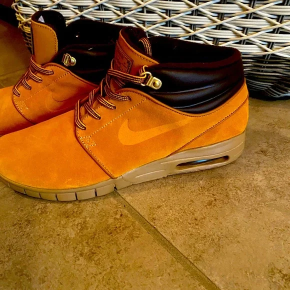 Nike | Shoes | Brand New Never Worn Nike Boot Shoe | Poshmark display picture 3